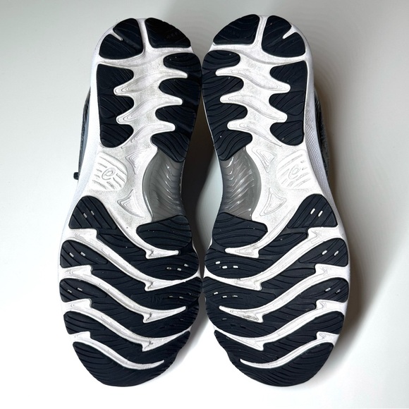 Asics Men’s Gel- Nimbus 23 Gray and Red athletic Running Shoes Size- 11.5 - Picture 11 of 11